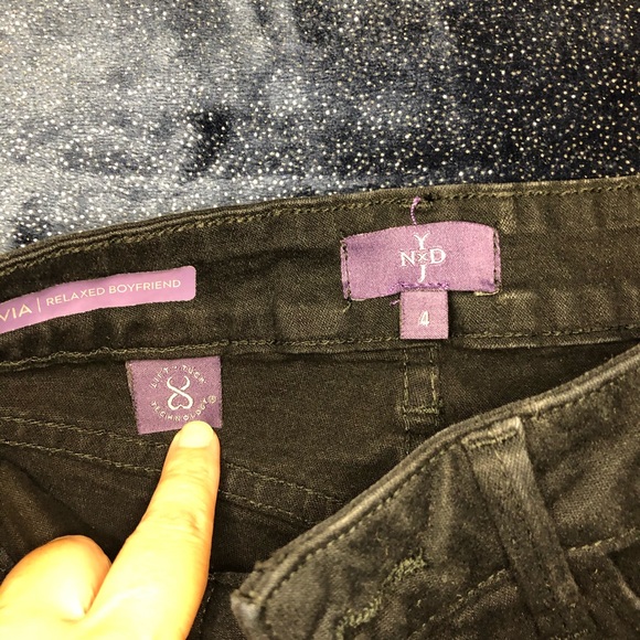 A pair of NYDJ black jeans. Size 4 - Picture 6 of 14